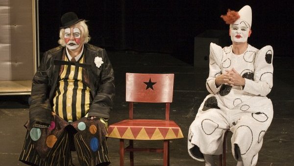 Serge Papagalli et Gilles Graveleau dans La nage de l'enclume